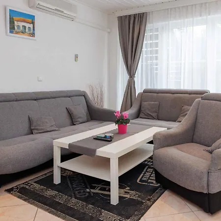 Unit_type_holiday_room With Garden In Krk 55037 Apartment *